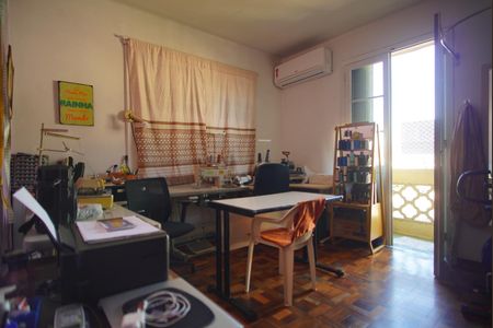 Quarto 2 de apartamento à venda com 3 quartos, 97m² em Navegantes, Porto Alegre