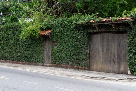 Casa para alugar com 900m², 6 quartos e 5 vagasFachada