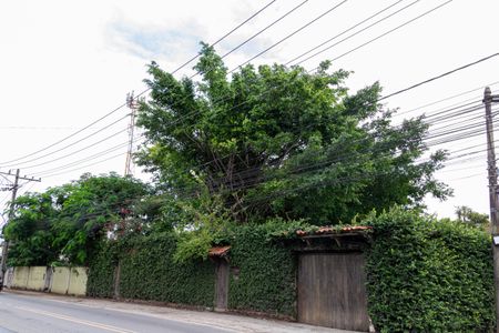 Casa para alugar com 900m², 6 quartos e 5 vagasFachada
