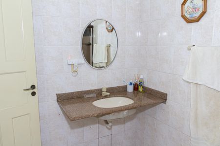 Casa para alugar com 900m², 6 quartos e 5 vagasBanheiro 4