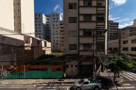 Apartamento à venda com 140m², 4 quartos e sem vaga Apartamento à venda com 140m², 4 quartos e sem vagaVaranda