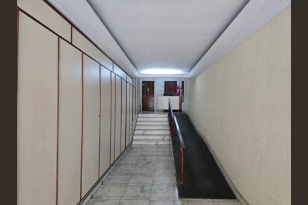 Apartamento à venda com 140m², 4 quartos e sem vaga Apartamento à venda com 140m², 4 quartos e sem vagaHall de entrada