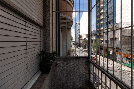 Apartamento à venda com 140m², 4 quartos e sem vaga Apartamento à venda com 140m², 4 quartos e sem vagaVaranda