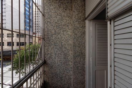 Apartamento à venda com 140m², 4 quartos e sem vaga Apartamento à venda com 140m², 4 quartos e sem vagaVaranda