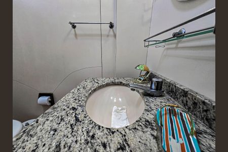 Banheiro de casa para alugar com 2 quartos, 86m² em Parque Itamarati, Jacareí
