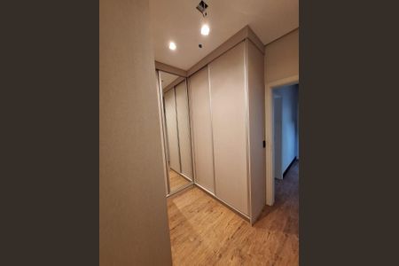 Casa de condomínio à venda com 210m², 3 quartos e 4 vagasFoto 01