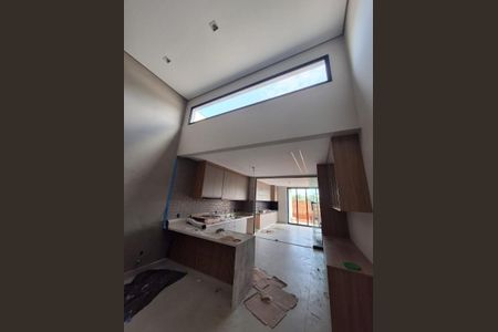 Casa de condomínio à venda com 210m², 3 quartos e 4 vagasFoto 01