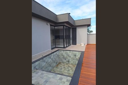 Casa de condomínio à venda com 210m², 3 quartos e 4 vagasFoto 01