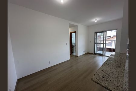 Apartamento para alugar com 72m², 2 quartos e 1 vagaSala