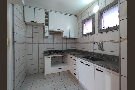 Cozinha de apartamento para alugar com 3 quartos, 68m² em Chácaras Tubalina e Quartel, Uberlândia