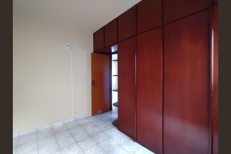 Quarto de apartamento para alugar com 2 quartos, 48m² em Segismundo Pereira, Uberlândia