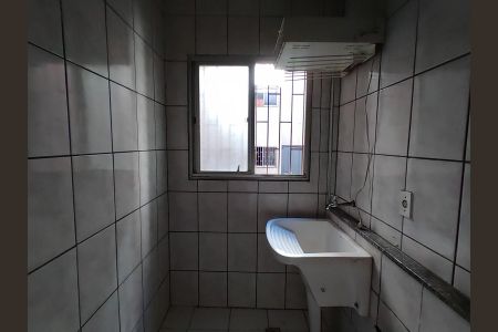 Área de serviço de apartamento para alugar com 2 quartos, 48m² em Segismundo Pereira, Uberlândia