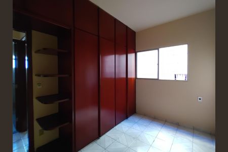 Quarto de apartamento para alugar com 2 quartos, 48m² em Segismundo Pereira, Uberlândia