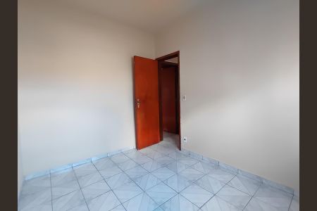 Quarto 2 de apartamento para alugar com 2 quartos, 48m² em Segismundo Pereira, Uberlândia