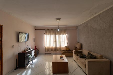 Casa à venda com 130m², 4 quartos e 7 vagas Casa à venda com 130m², 4 quartos e 7 vagasSalas