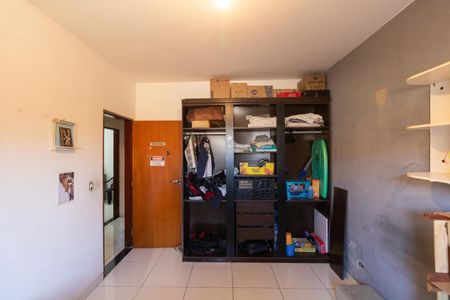 Casa à venda com 130m², 4 quartos e 7 vagas Casa à venda com 130m², 4 quartos e 7 vagasQuarto 03
