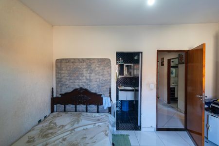 Casa à venda com 130m², 4 quartos e 7 vagas Casa à venda com 130m², 4 quartos e 7 vagasSuíte