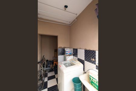 Casa à venda com 130m², 4 quartos e 7 vagas Casa à venda com 130m², 4 quartos e 7 vagasÁrea de Serviço