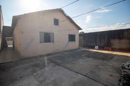 Casa à venda com 130m², 4 quartos e 7 vagas Casa à venda com 130m², 4 quartos e 7 vagasQuintal