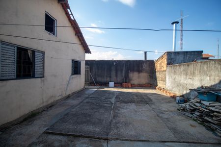 Casa à venda com 130m², 4 quartos e 7 vagas Casa à venda com 130m², 4 quartos e 7 vagasQuintal