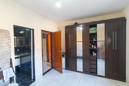 Casa à venda com 130m², 4 quartos e 7 vagas Casa à venda com 130m², 4 quartos e 7 vagasSuíte