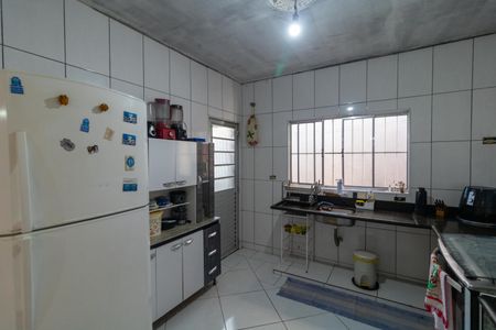 Casa à venda com 130m², 4 quartos e 7 vagas Casa à venda com 130m², 4 quartos e 7 vagasCozinha