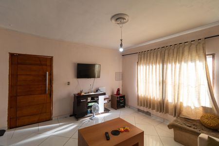 Casa à venda com 130m², 4 quartos e 7 vagas Casa à venda com 130m², 4 quartos e 7 vagasSalas