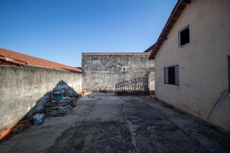 Casa à venda com 130m², 4 quartos e 7 vagas Casa à venda com 130m², 4 quartos e 7 vagasQuintal