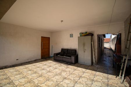 Casa à venda com 130m², 4 quartos e 7 vagas Casa à venda com 130m², 4 quartos e 7 vagasGaragem