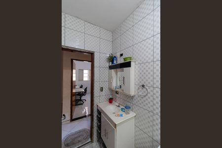 Casa à venda com 130m², 4 quartos e 7 vagas Casa à venda com 130m², 4 quartos e 7 vagasBanheiro
