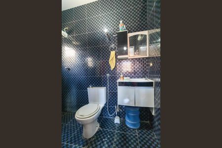 Casa à venda com 130m², 4 quartos e 7 vagas Casa à venda com 130m², 4 quartos e 7 vagasBanheiro da Suíte