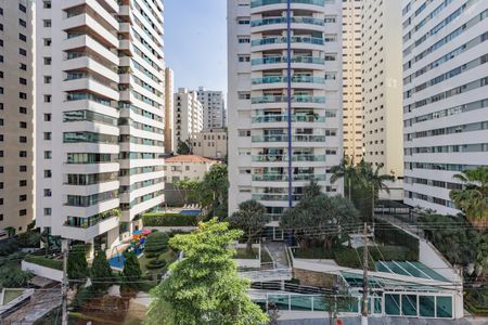 Apartamento para alugar com 220m², 4 quartos e 3 vagasVista