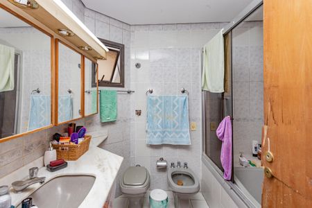 Apartamento para alugar com 220m², 4 quartos e 3 vagasBanheiro da Suíte 1