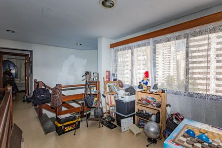 Apartamento para alugar com 220m², 4 quartos e 3 vagasCorredor
