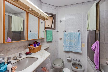 Apartamento para alugar com 220m², 4 quartos e 3 vagasBanheiro da Suíte 1