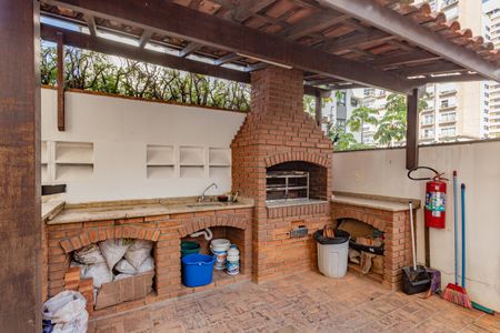 Apartamento para alugar com 220m², 4 quartos e 3 vagasÁrea comum - Churrasqueira