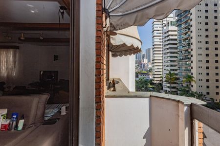 Apartamento para alugar com 220m², 4 quartos e 3 vagasVaranda