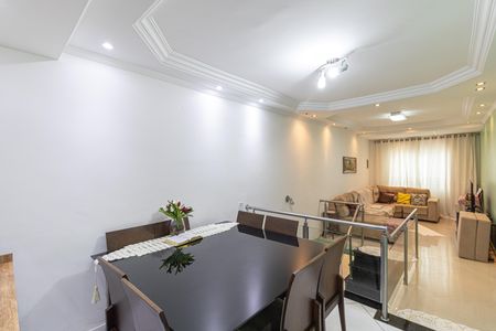 Casa para alugar com 100m², 3 quartos e 2 vagasSala