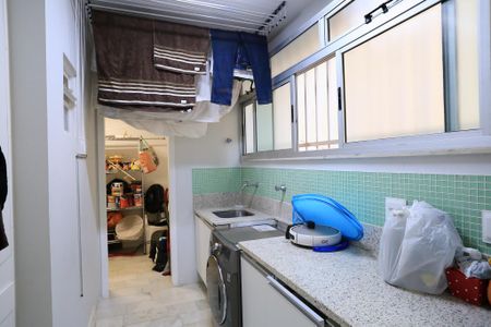 Apartamento à venda com 185m², 3 quartos e 1 vagaÁrea de Serviço
