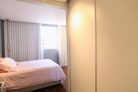 Apartamento à venda com 185m², 3 quartos e 1 vagaCloset da suíte