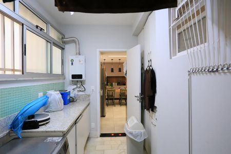Apartamento à venda com 185m², 3 quartos e 1 vagaÁrea de Serviço