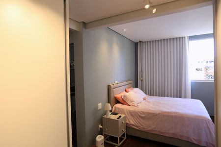 Apartamento à venda com 185m², 3 quartos e 1 vagaCloset da suíte