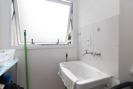 Apartamento à venda com 70m², 2 quartos e 1 vaga Apartamento à venda com 70m², 2 quartos e 1 vagaCozinha e Área de Serviço