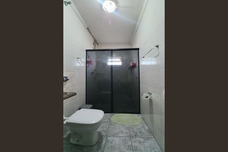Casa à venda com 250m², 4 quartos e 2 vagas Casa à venda com 250m², 4 quartos e 2 vagasBanheiro da Suíte