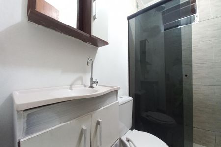 Casa à venda com 250m², 4 quartos e 2 vagas Casa à venda com 250m², 4 quartos e 2 vagasBanheiro