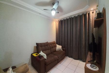Casa à venda com 250m², 4 quartos e 2 vagas Casa à venda com 250m², 4 quartos e 2 vagasSala
