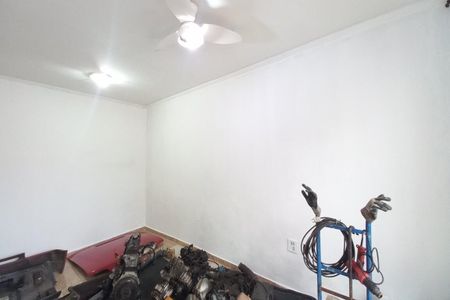 Casa à venda com 250m², 4 quartos e 2 vagas Casa à venda com 250m², 4 quartos e 2 vagasSala