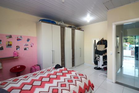 Casa à venda com 220m², 5 quartos e sem vaga Casa à venda com 220m², 5 quartos e sem vagaQuarto 4