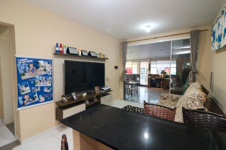 Casa à venda com 220m², 5 quartos e sem vaga Casa à venda com 220m², 5 quartos e sem vagaSala
