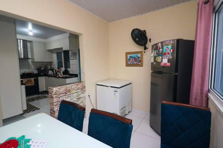 Casa à venda com 220m², 5 quartos e sem vaga Casa à venda com 220m², 5 quartos e sem vagaSala de Jantar